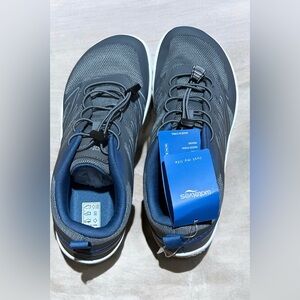 NEW WateLves Barefoot Trail Running Shoes US Men 7 / Women 9)